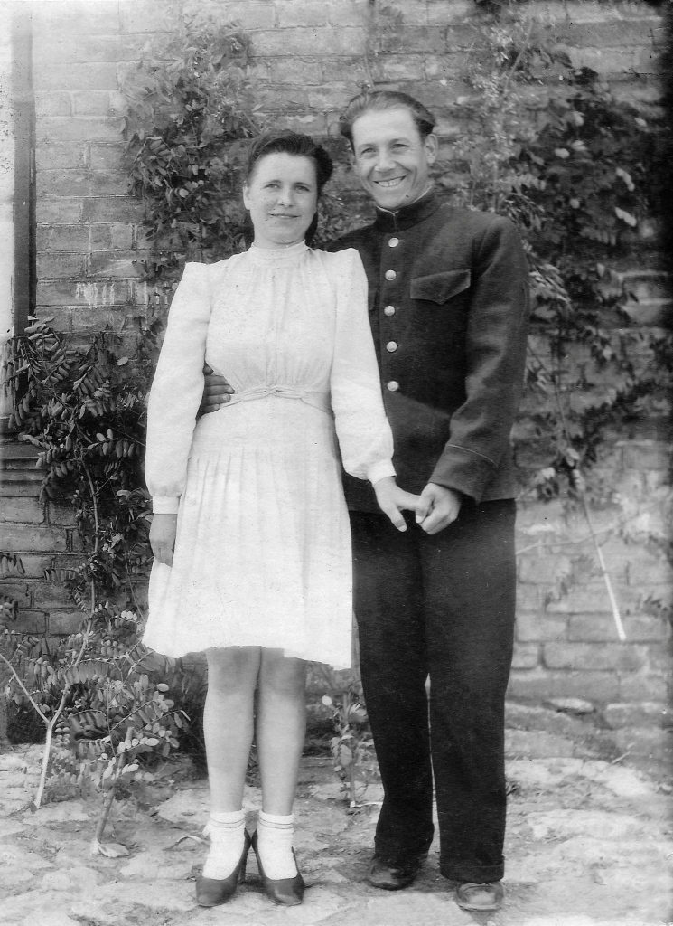 01.Parintii Elena si Chiril Mamei, anul 1948